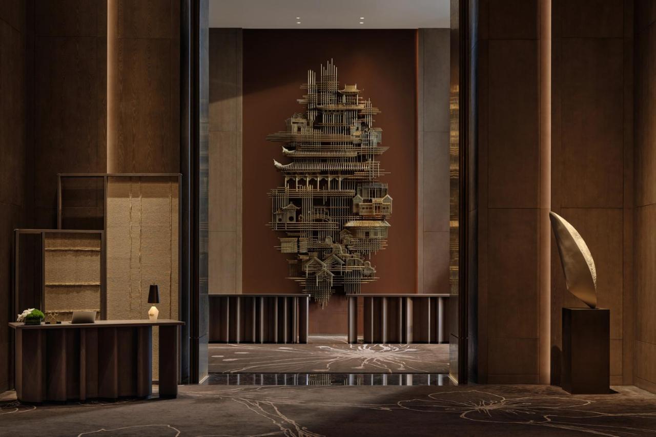Conrad Shenzhen, The First Art Museum Hotel In Greater Bay Area With The Stunning Bay And Sunset View In The Hotel Terrace Екстер'єр фото