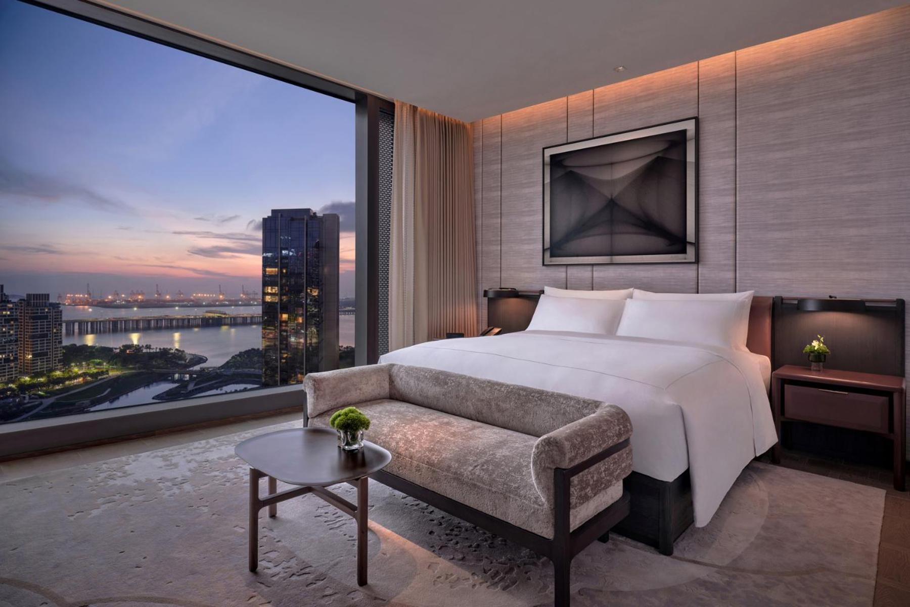 Conrad Shenzhen, The First Art Museum Hotel In Greater Bay Area With The Stunning Bay And Sunset View In The Hotel Terrace Екстер'єр фото