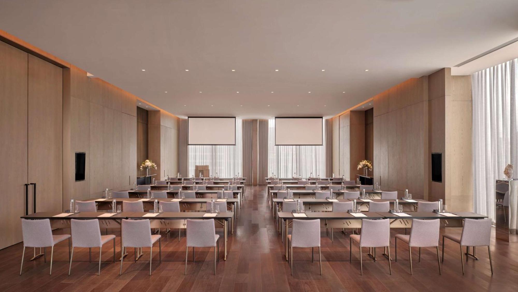 Conrad Shenzhen, The First Art Museum Hotel In Greater Bay Area With The Stunning Bay And Sunset View In The Hotel Terrace Екстер'єр фото