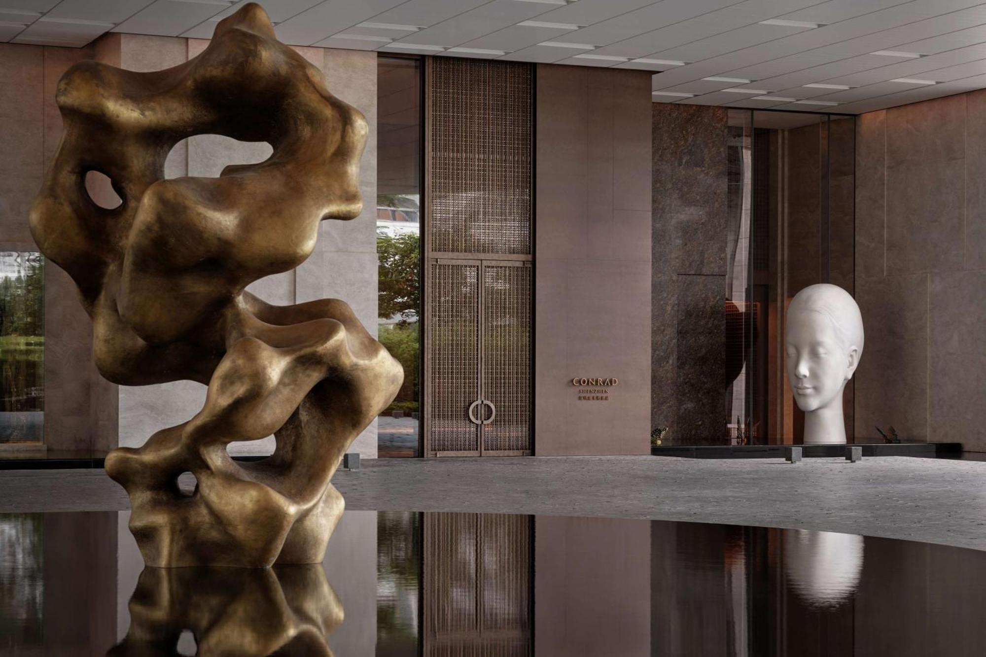 Conrad Shenzhen, The First Art Museum Hotel In Greater Bay Area With The Stunning Bay And Sunset View In The Hotel Terrace Екстер'єр фото