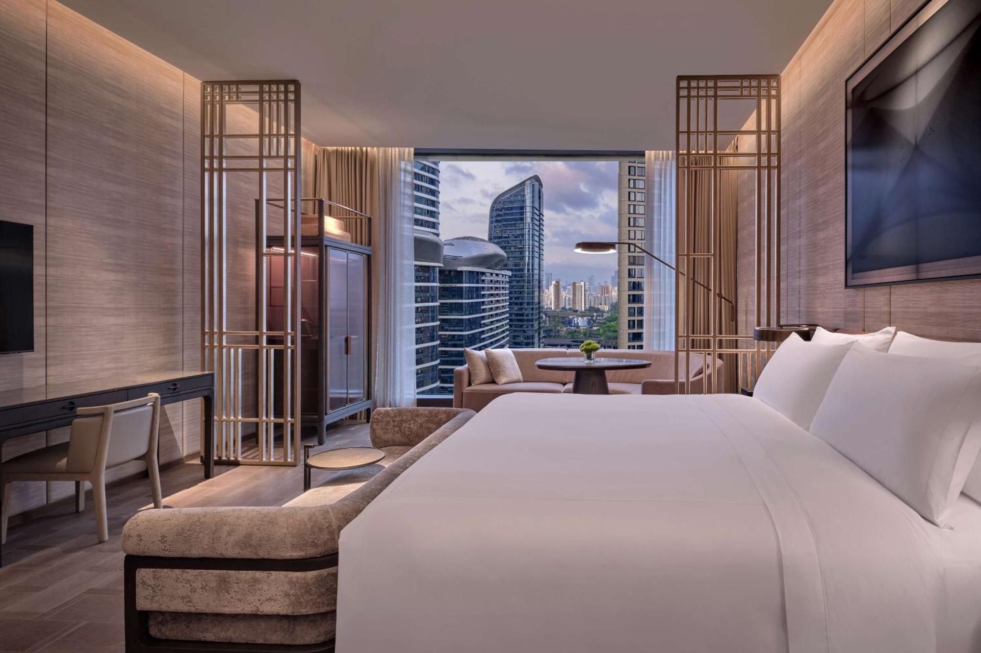 Conrad Shenzhen, The First Art Museum Hotel In Greater Bay Area With The Stunning Bay And Sunset View In The Hotel Terrace Екстер'єр фото