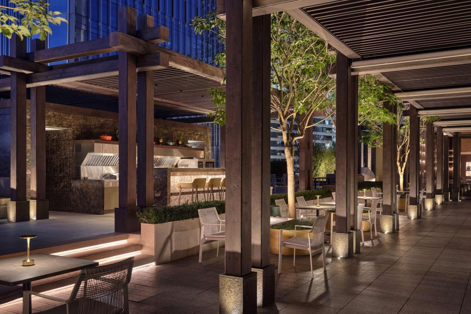 Conrad Shenzhen, The First Art Museum Hotel In Greater Bay Area With The Stunning Bay And Sunset View In The Hotel Terrace Екстер'єр фото