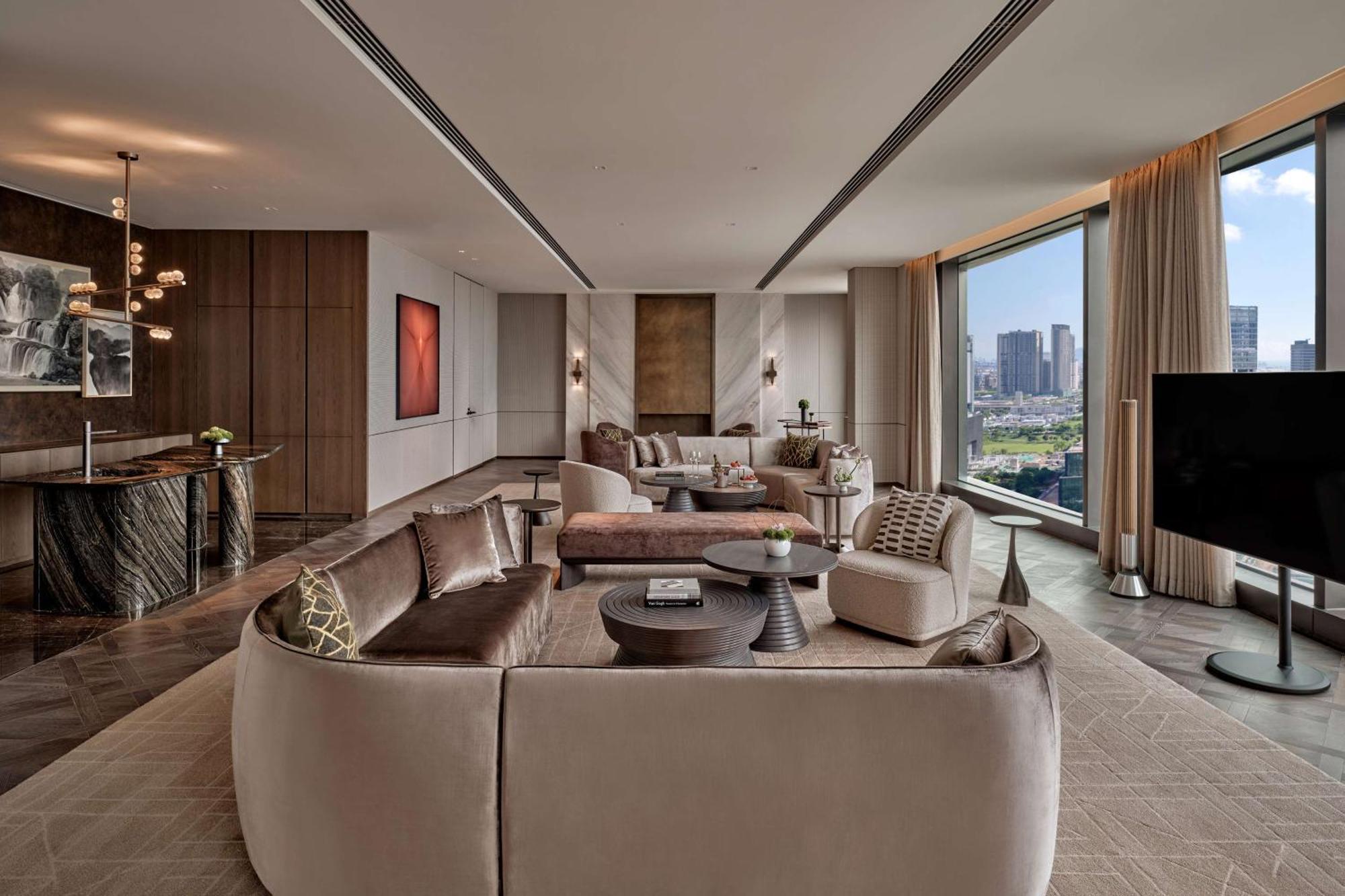 Conrad Shenzhen, The First Art Museum Hotel In Greater Bay Area With The Stunning Bay And Sunset View In The Hotel Terrace Екстер'єр фото