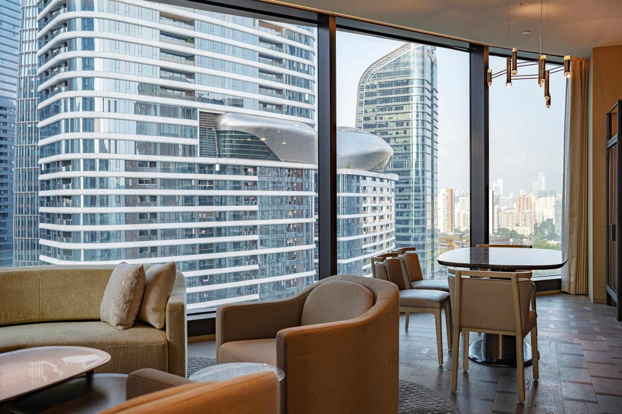 Conrad Shenzhen, The First Art Museum Hotel In Greater Bay Area With The Stunning Bay And Sunset View In The Hotel Terrace Екстер'єр фото