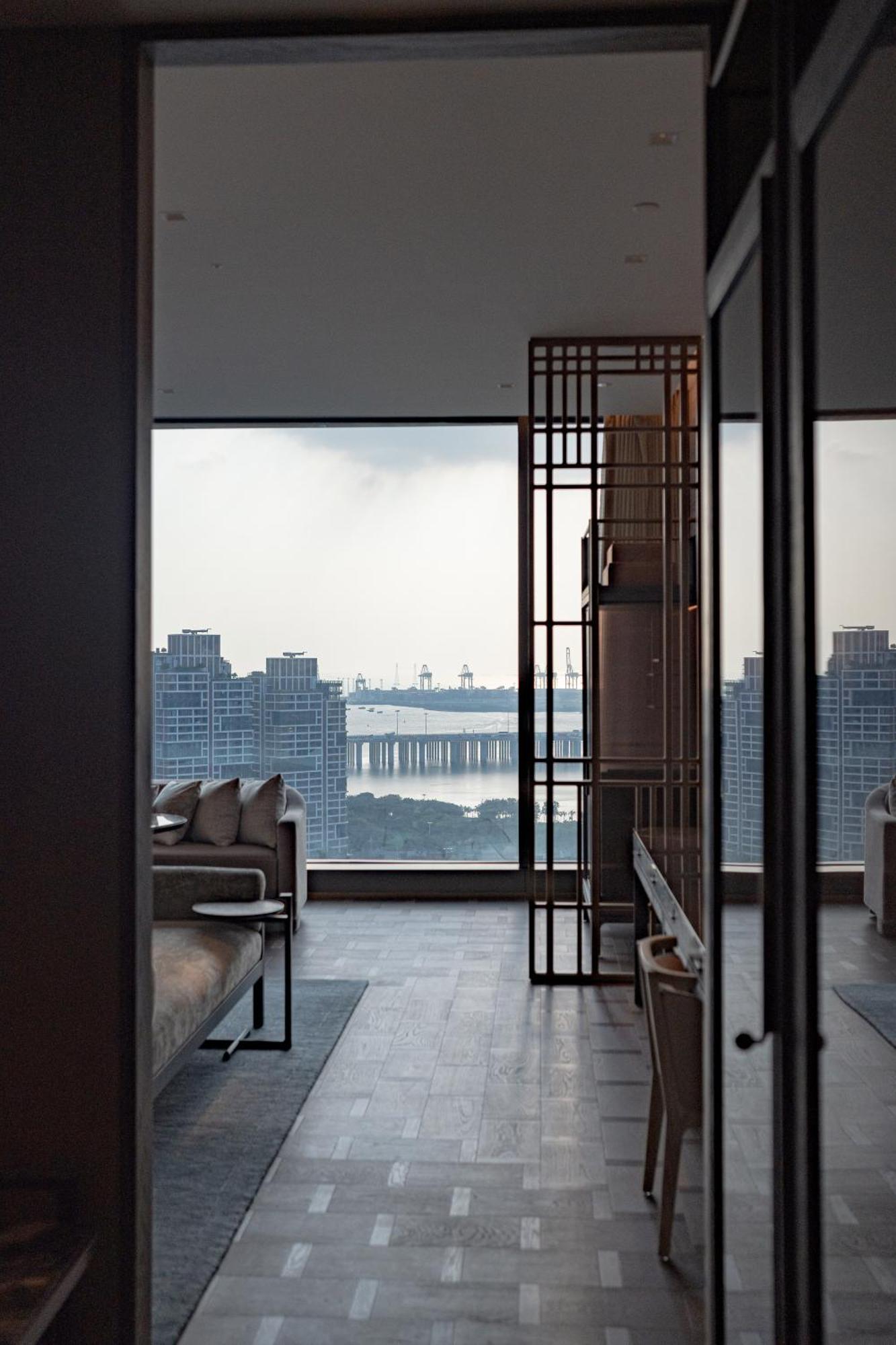 Conrad Shenzhen, The First Art Museum Hotel In Greater Bay Area With The Stunning Bay And Sunset View In The Hotel Terrace Екстер'єр фото